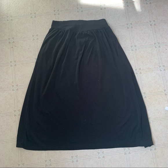 Kindred Clothing Co Skirt - Picture 2 of 7